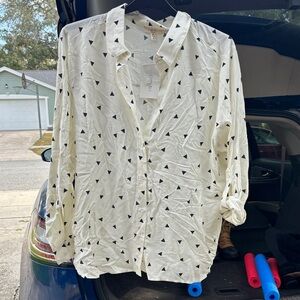 Como Blu Chic White Blouse with Black Triangle Pattern